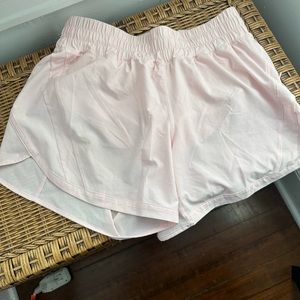 Lululemon Track That Mid-Rise Lined short 5”